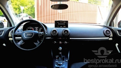 Прокат Audi A3 седан в Москве без залога и лимита на пробег стоит от 3600 рублей/сутки