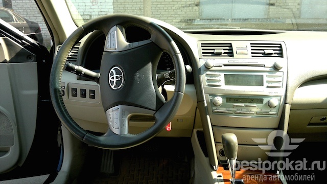 панель Toyota Camry